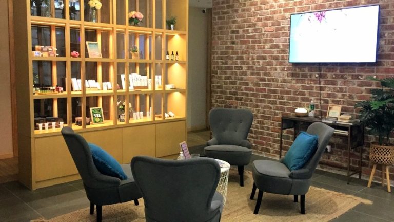 127885487 waiting area 768x432